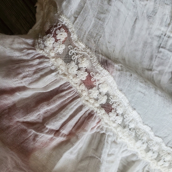 Vintage Lace Top - Picture 4 of 5